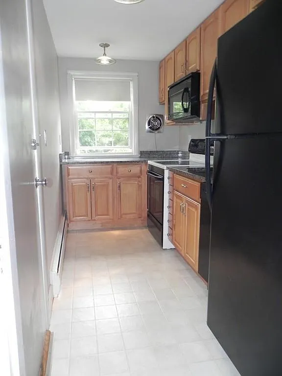 1 bed, 650 sqft, $1,800 — Photo 1