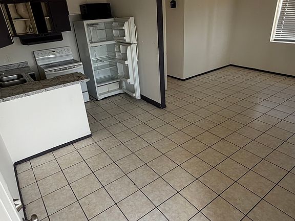 5th image of 536 North Cir APT 4