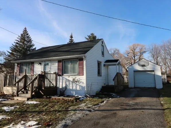 403 Bradley St, Bay City, MI 48706