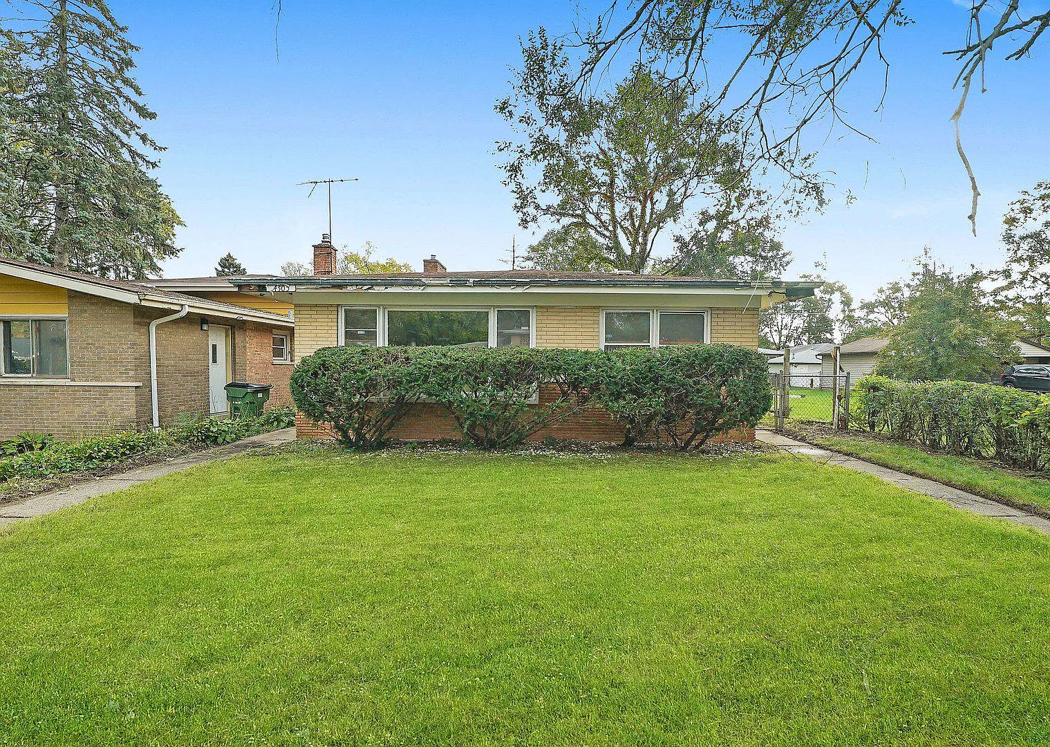 14505 Ingleside Ave photo 1