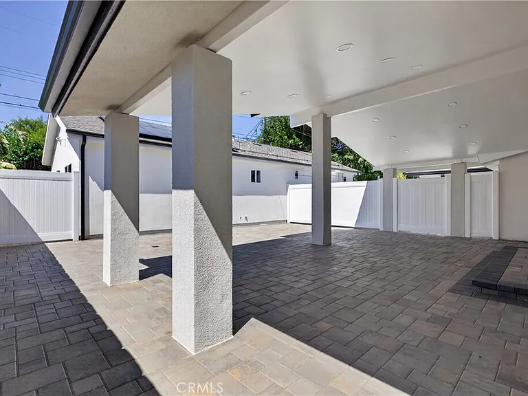 16427 Clymer St — Photo 31