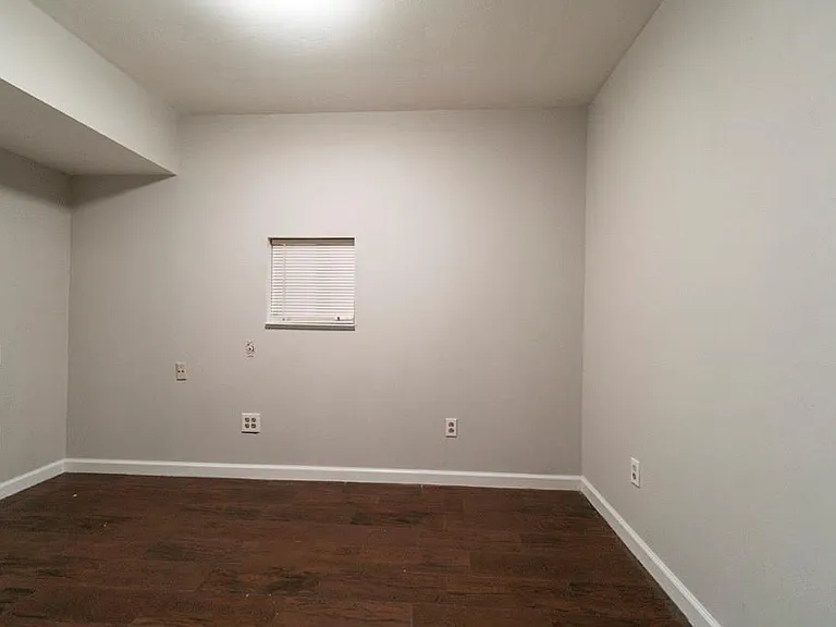18746 Wood Glen Ln — Photo 14