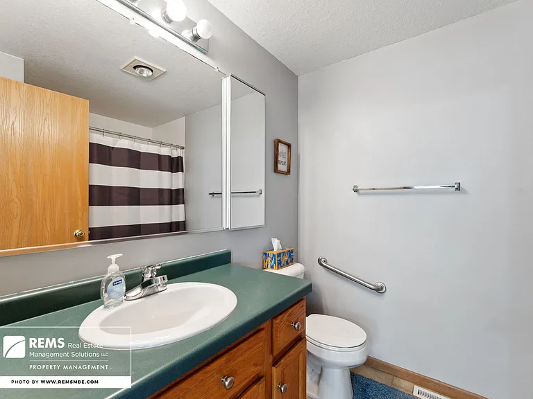 815 Island Ct #1 — Photo 37