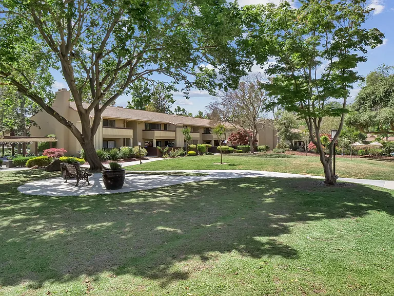 Summerwood Apartments — Photo 19