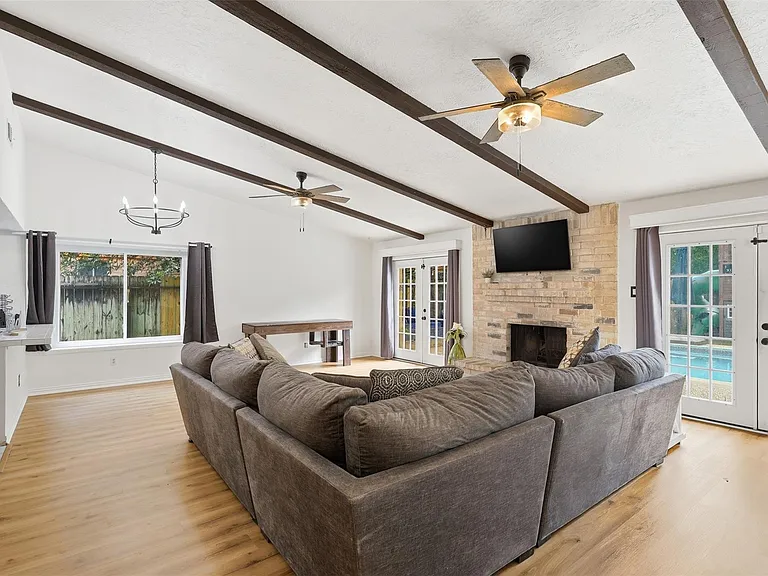 17211 Camberwell Green Ln — Photo 11