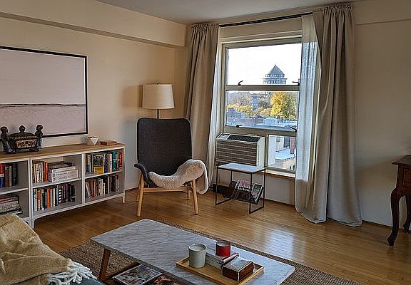 3rd image of 100 La Salle St #15B