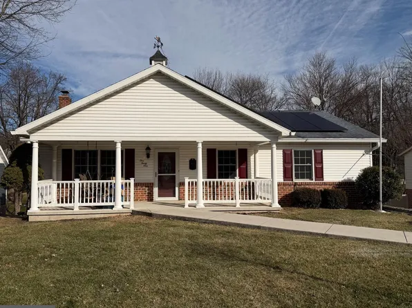 131 Timber Ln, Hanover, PA 17331