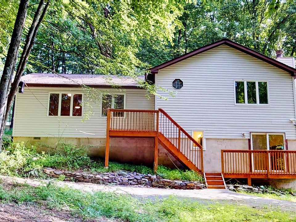 1st image of 303 Otter Ct