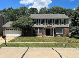 16421 Forest Pine Dr, Ballwin, MO