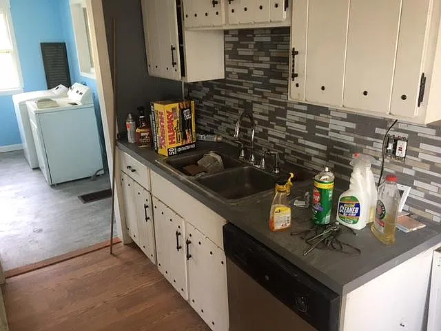 3 bed, 1172 sqft, $2,200 — Photo 1