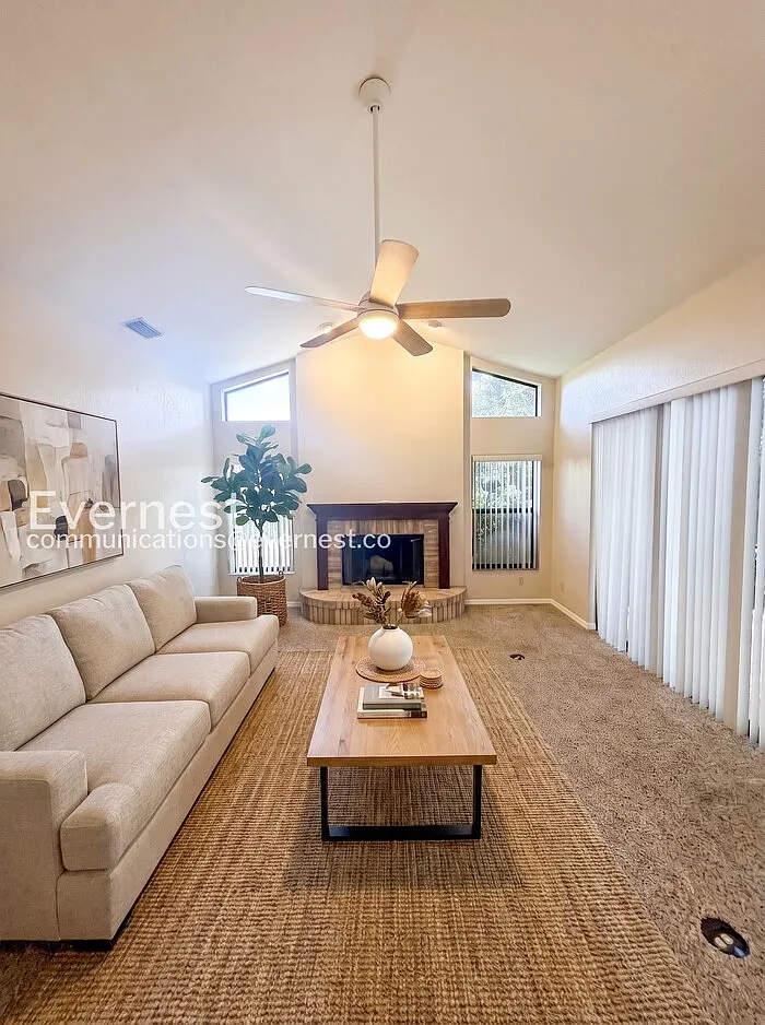 3 bed, 2.0 bath, 2232 sqft, $2,795 — Photo 3