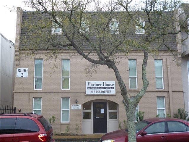 1st image of 215 Post Office St APT 212