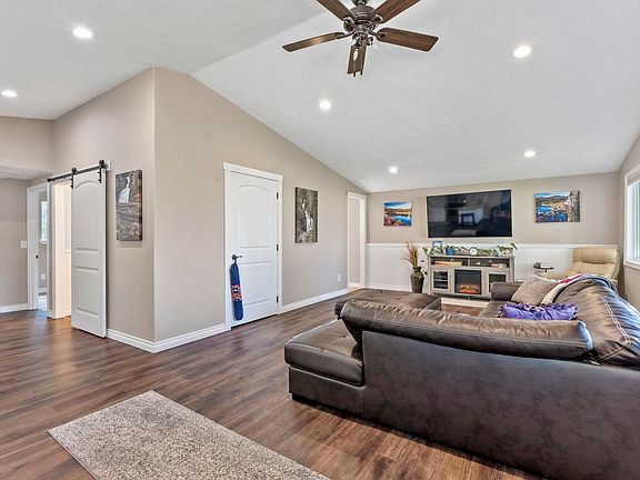 2nd image of 482 Sacheen Terrace Dr
