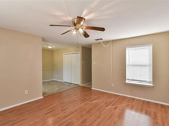 4th image of 2649 Santa Barbara Dr
