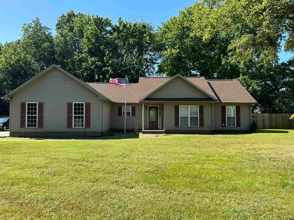 820 Pleasant Hill Rd, Martin, TN 38237