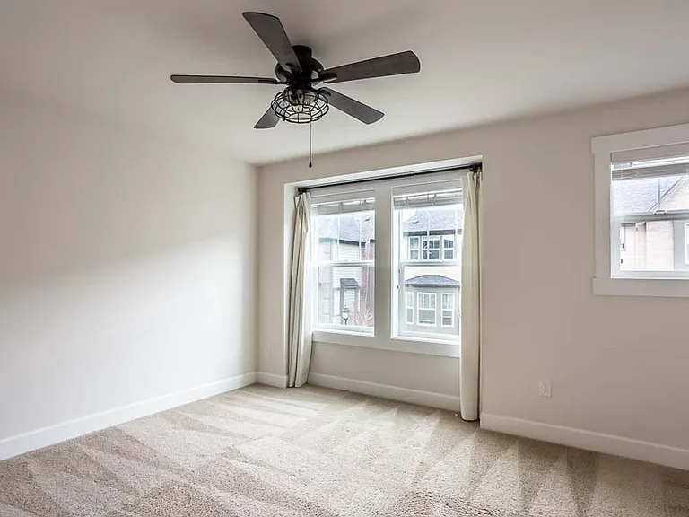 1371 Brooklyn Walk NE — Photo 11