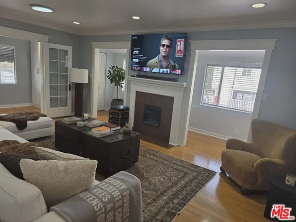 2122 N Hillhurst Ave, Los Angeles, CA 90027