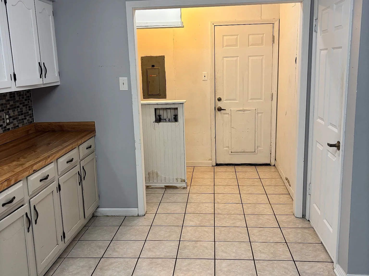 3 bed, 1400 sqft, $1,500 — Photo 2