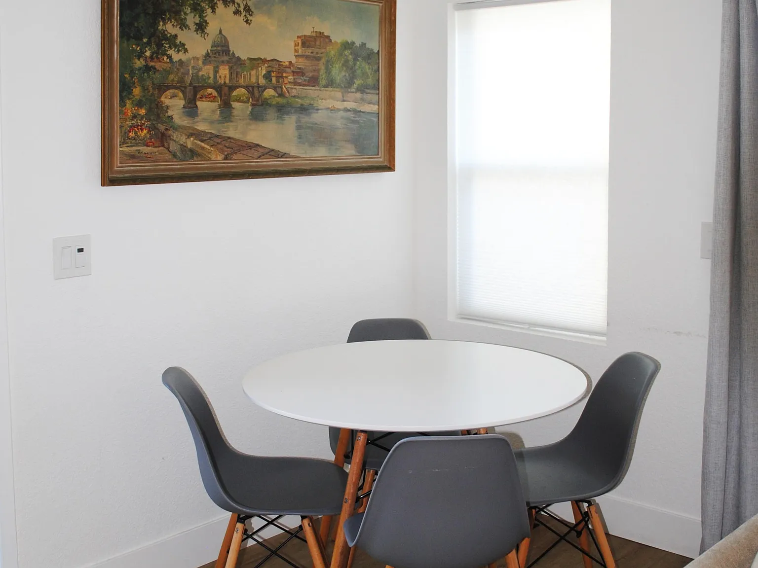 2 bed, 768 sqft, $5,900 — Photo 4