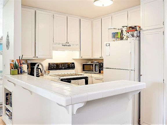 3rd image of 4651 Pico St APT 108