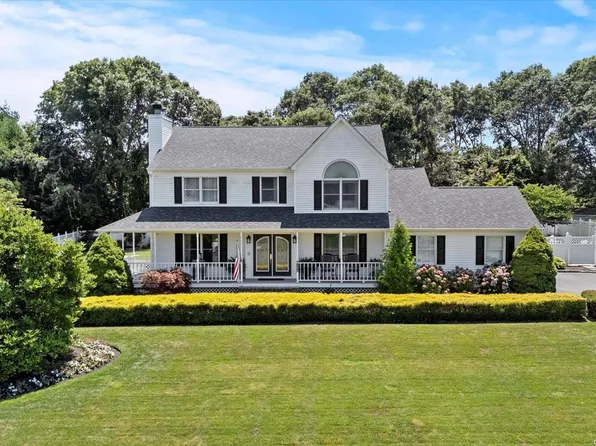 306 Fairway Drive, Wading River, NY 11792