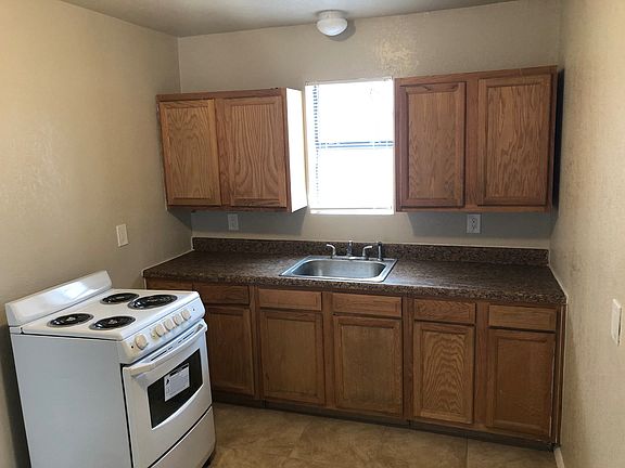 5th image of 208 W 8th St #3