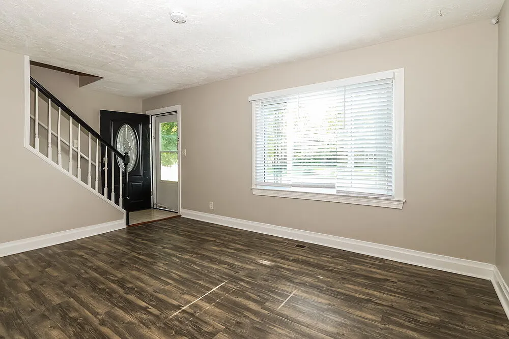 4 bed, 2.0 bath, 1203 sqft, $1,865 — Photo 4