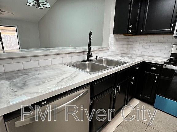 5th image of 2379 Pacific Silver Dr