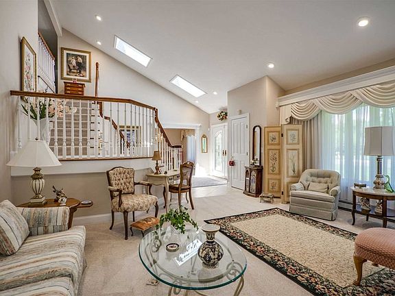 5th image of 6 Mondavi Ln