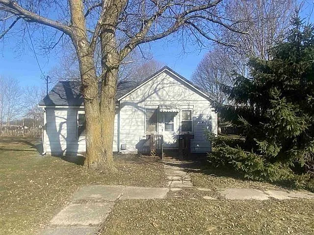 520 N Maple St photo 1