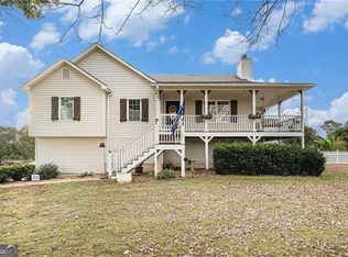 15 Magnolia Ct, Rydal, GA 30171