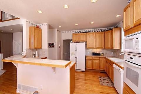 478_winterthur_circle_MLS_HID585806_ROOMkitchen