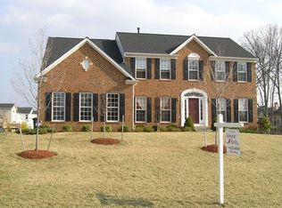 42626 Freedom St, Chantilly, VA 20152