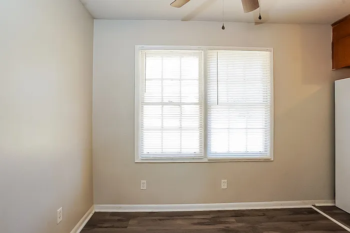 3 bed, 1.0 bath, 1014 sqft, $1,295 — Photo 4