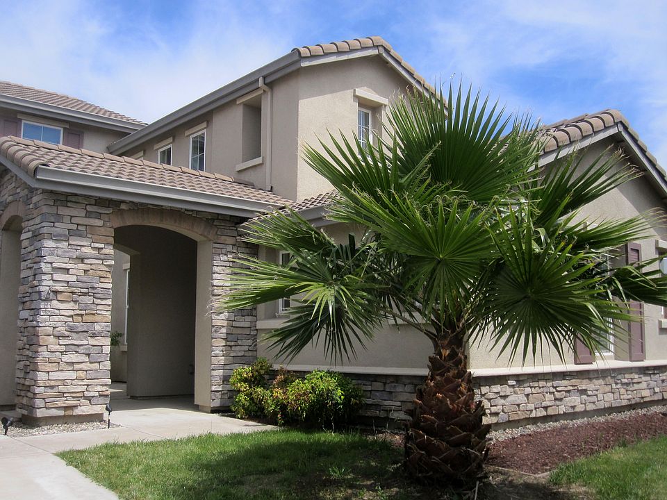 1st image of 15868 Crescent Park Cir