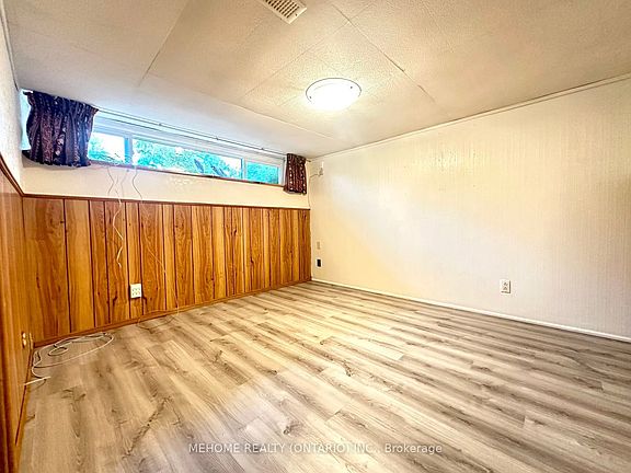 5th image of 230 East St