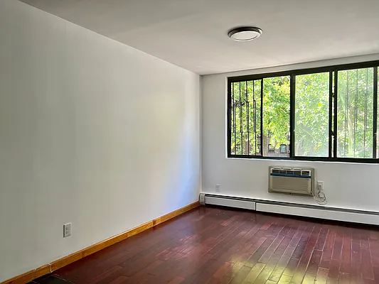 Rented by Gulia Wang, LREB | media 11