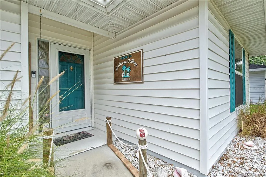 3 bed, 2.0 bath, 1295 sqft, $7,500 — Photo 2