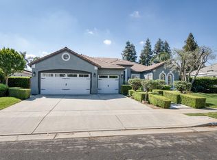566 W Enterprise Ave, Clovis, CA 93619