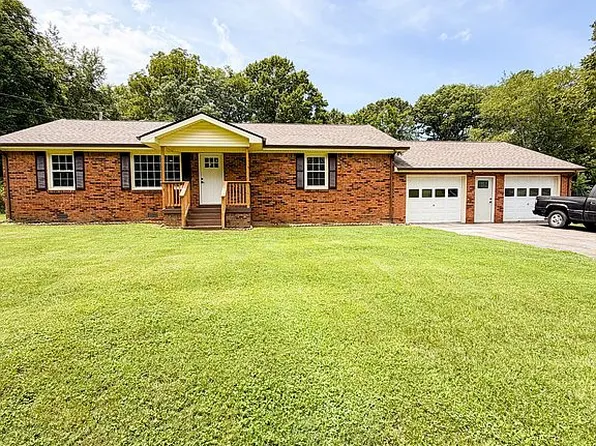 180 Maple St, Gordonsville, TN 38563
