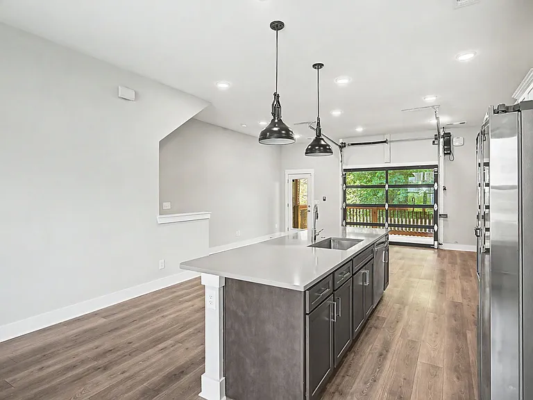 221 Stonecrest Cir — Photo 29