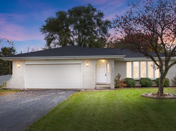 657 Pasadena Ave, Beecher, IL 60401