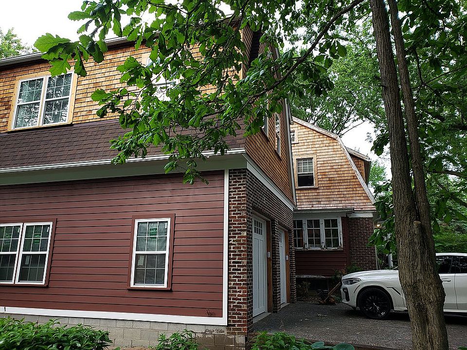2nd image of 1624 Cedar Hill Dr
