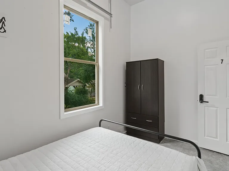 Mathewson Pl SW — Photo 2