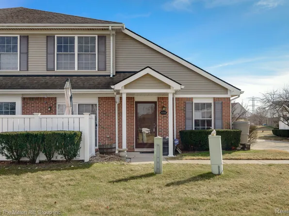 42156 N Cumberland Dr, Belleville, MI 48111