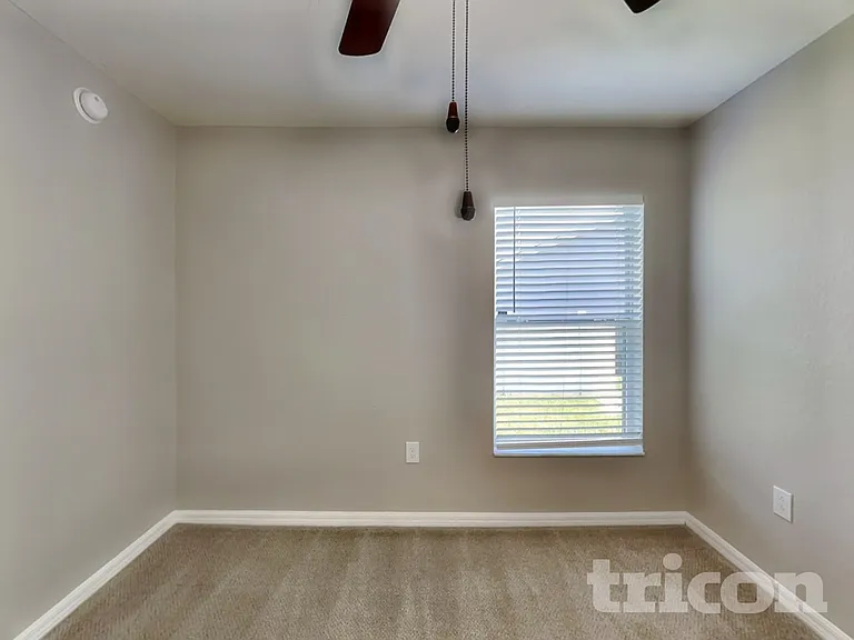 921 Kingfisher Dr — Photo 12