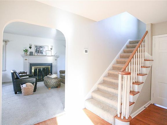 3rd image of 441 Corona Ave