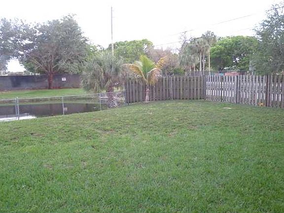3rd image of 11500 NW 45th Pl
