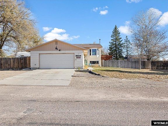 2nd image of 5015 Antelope Drive