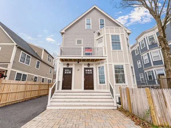 18 Evans St #2, Dorchester Center, MA 02124